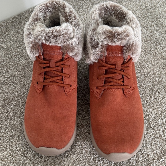 Skechers Women's Rust Winter Boots with Fur Lining - Picture 1 of 2